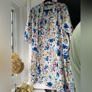 Short sleeved kimono. Super fun print. Perfect layer.